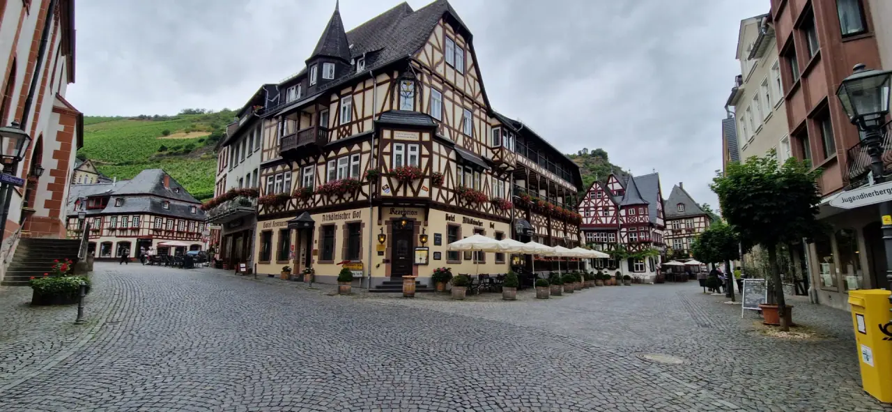 Altstadtplatz mit Fachwerkhäusern